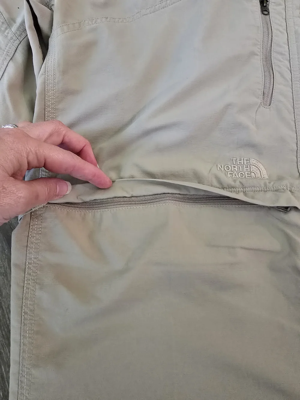 The North Face Men's Convertible Pants in Light Gray Size 32